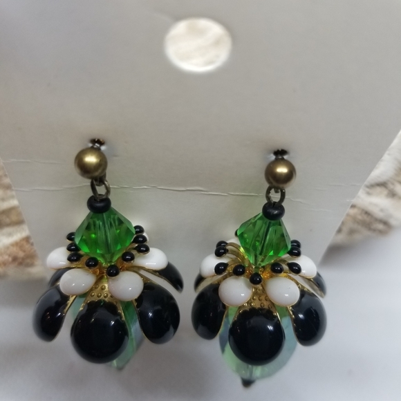 Earrings - Picture 3 of 5